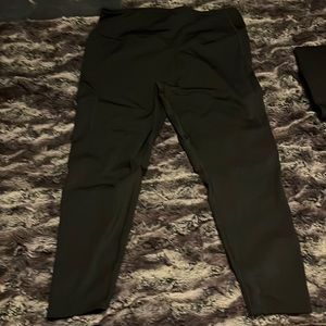 Leggings with side pockets